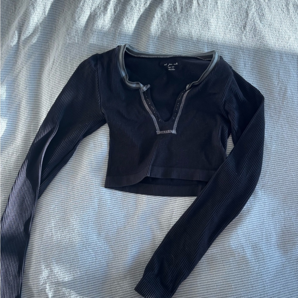Women's Black Long Sleeve Top